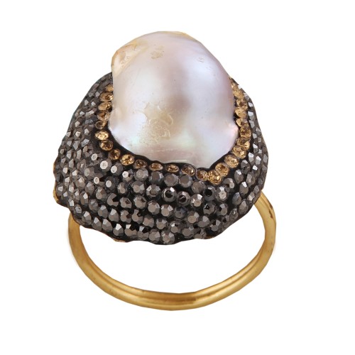 Baroque pearl and crystal Ring